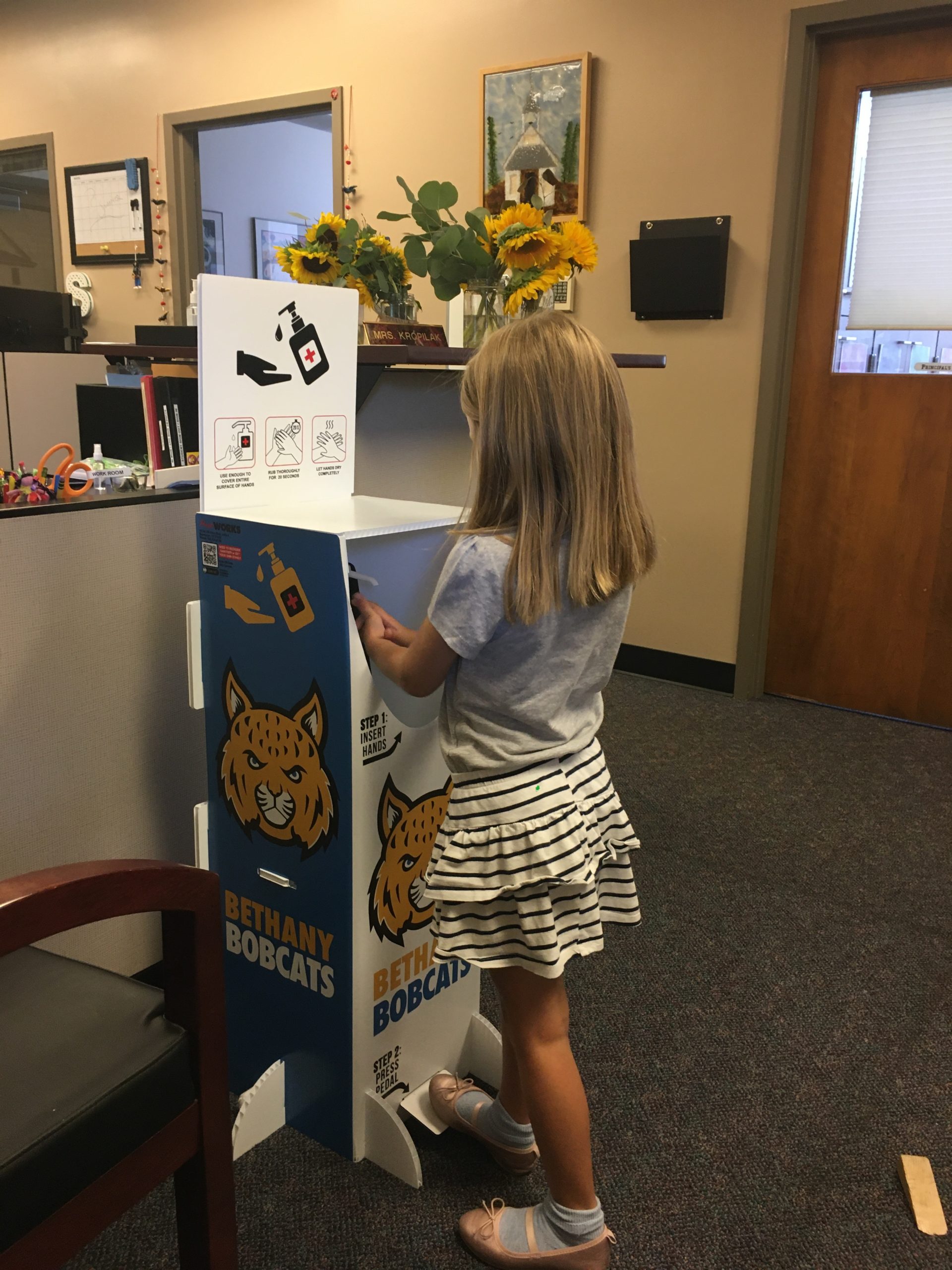 Essential Touchless Junior Station